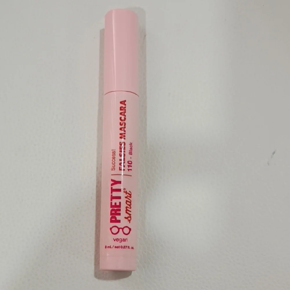 Pretty Smart Mascara — Black (Pink Tube)